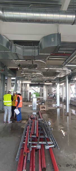 Instalatori, electricieni sau muncitori necalificati in constructii,